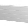 Panel lamelový se zámky proti sevření prstů, povrch hladký, výška sekce 500 nebo 610 mm, tloušťka 40 mm, barva bílá RAL 9010.