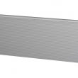 Panel s designem V-profil 16 mm se zámky proti sevření prstů, povrch hladký, výška sekce 500 nebo 610 mm, tloušťka 40 mm, barva stříbrná RAL 9006.