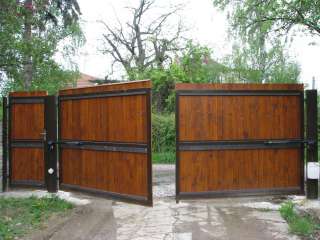 Dvoukřídlá Brána + branka + pohon, hliníková konstrukce,RAL,dřevěná výplň,Brno