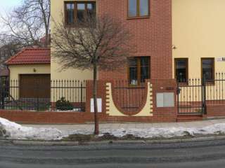 Samonosná posuvná brána,zakázková - zámečnická výroba,Brno